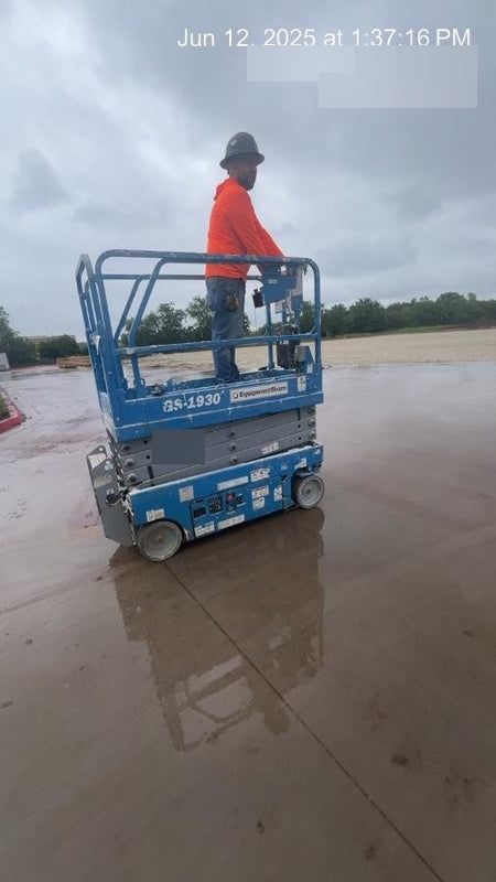 2020 Genie GS-1930 Solid Non Marking Tires, Beacon, Folding rails with half height swing gate