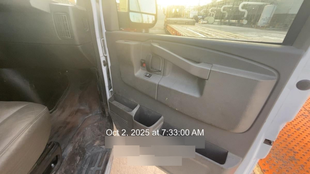 2023 CHEVROLET Express Van - Rental