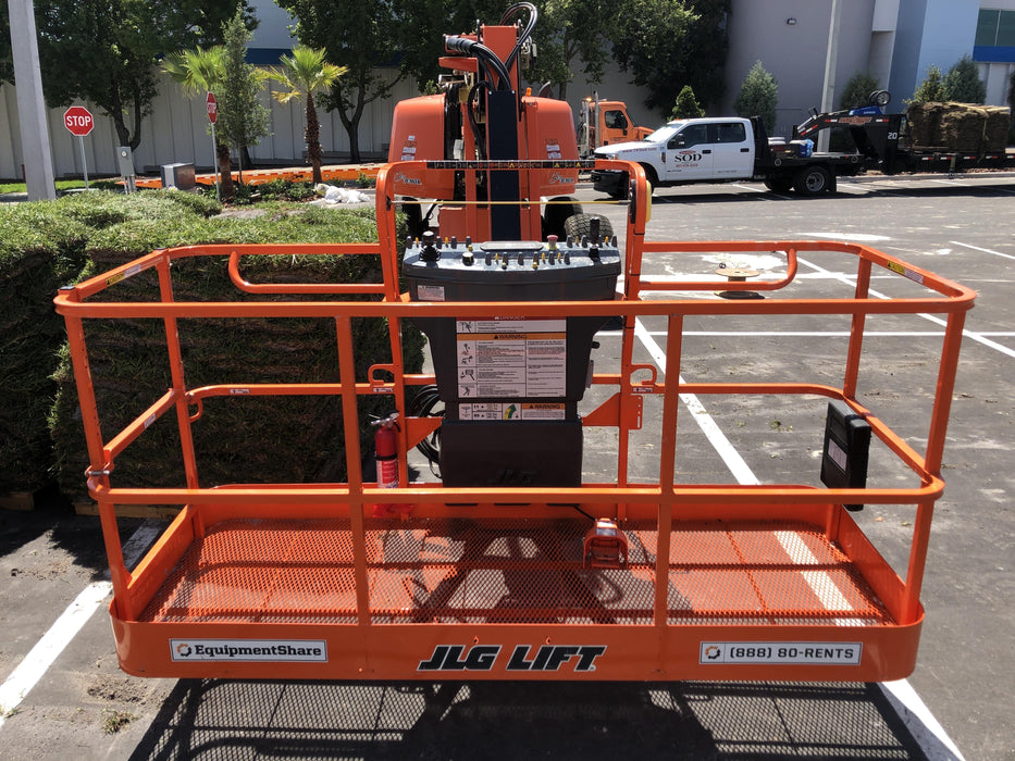 2019 JLG 660SJ