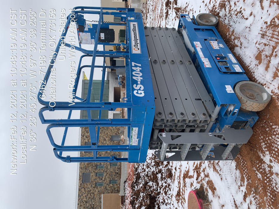 2019 Genie GS-4047 Folding rails with half height swing gate