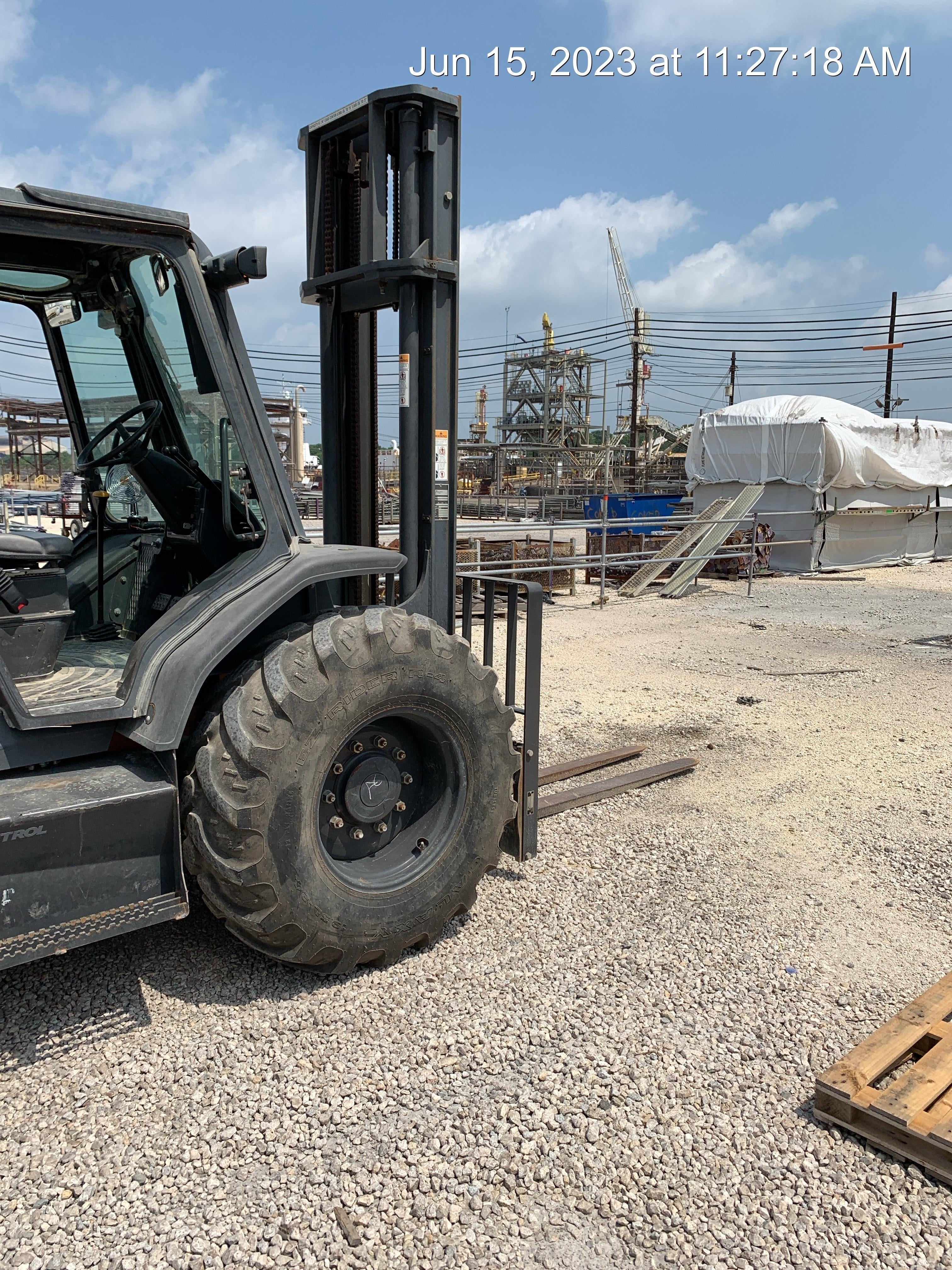 2020 CASE 586H