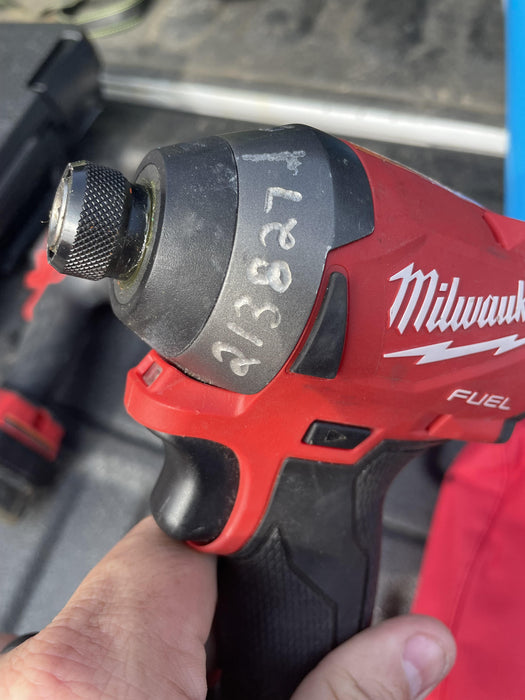 2022 MILWAUKEE 2853-22