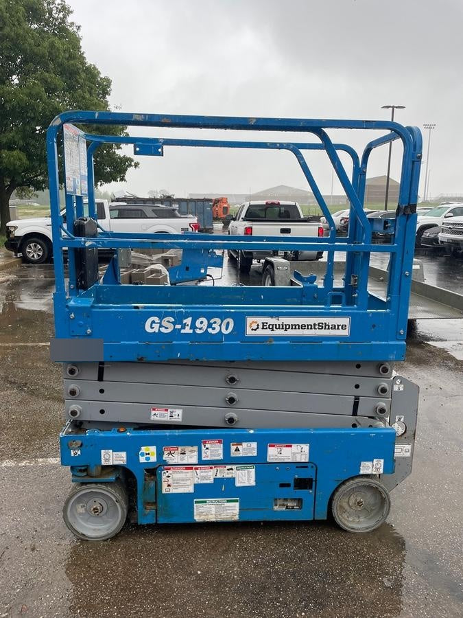 2020 Genie GS-1930 Solid Non Marking Tires, Beacon, Folding rails with half height swing gate