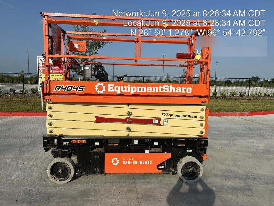 2022 JLG R4045