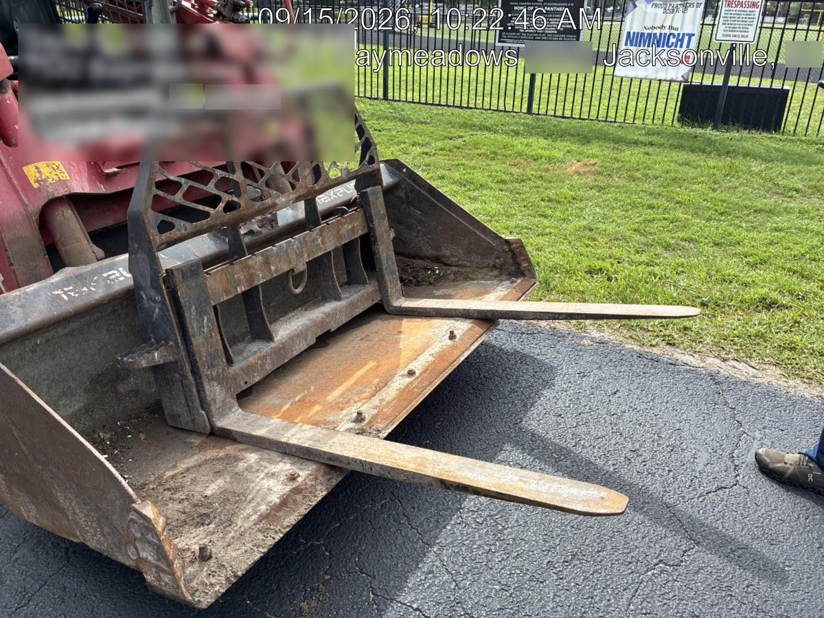 2017 BRADCO 48" Skid Loader Pallet Forks