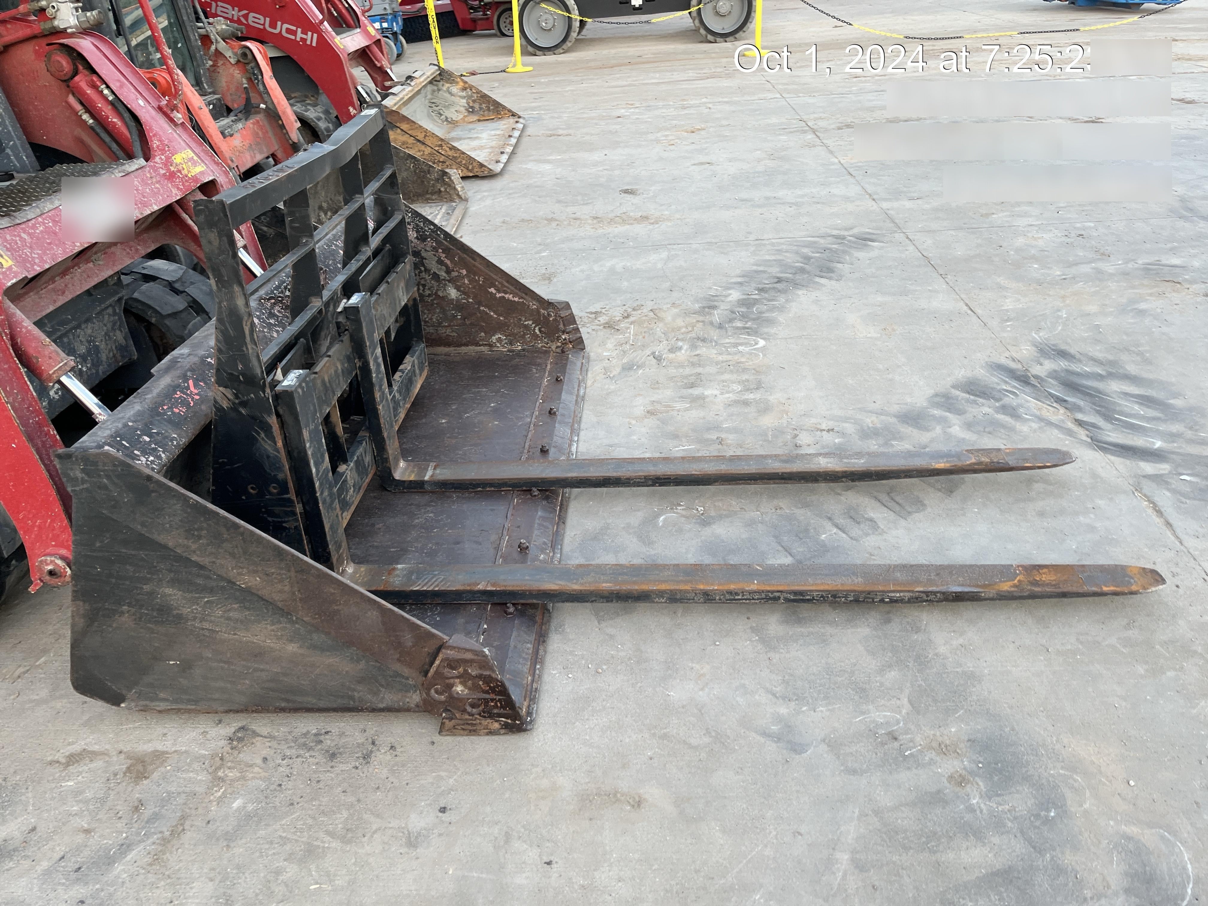 2022 ARROW MATERIAL HANDLING 60" Pallet Forks - Arrow