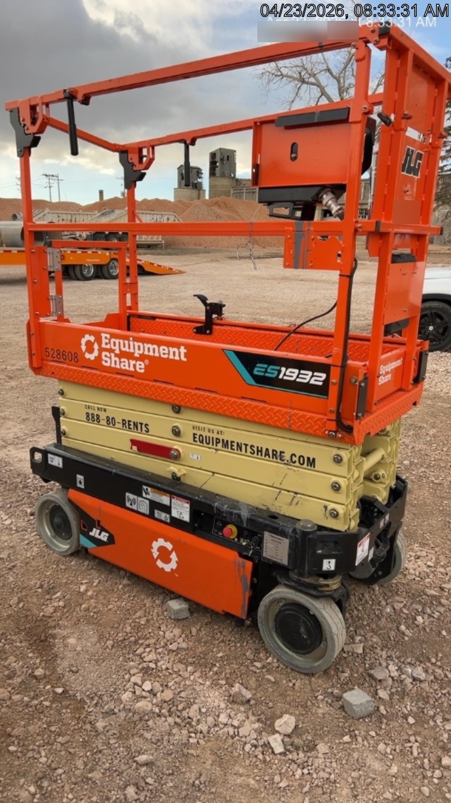 2025 JLG ES1932