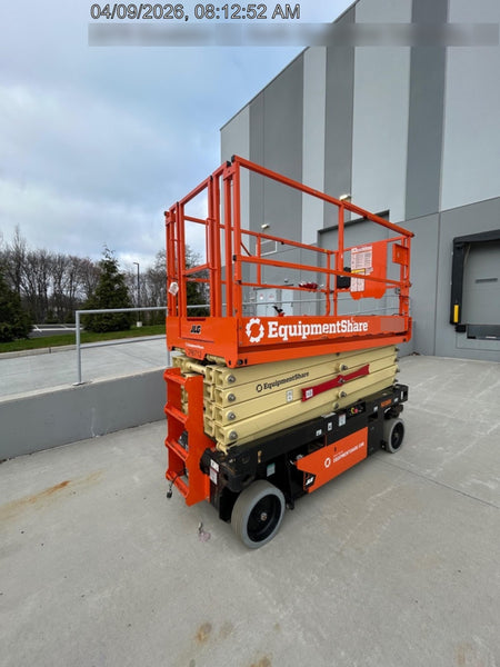 2023 JLG R4045