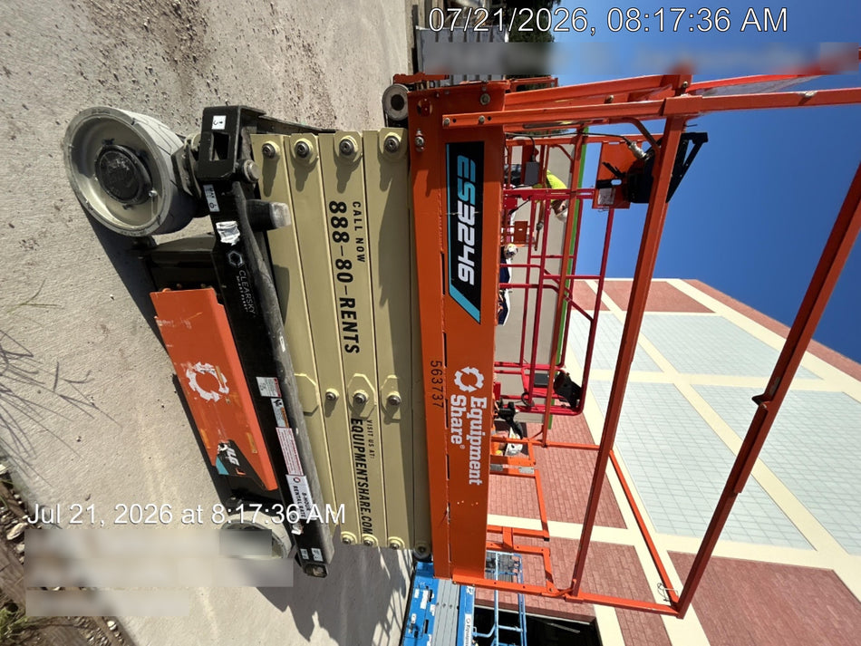 2025 JLG ES3246