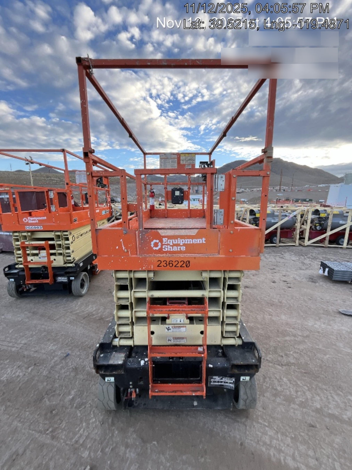 2022 JLG ES3246