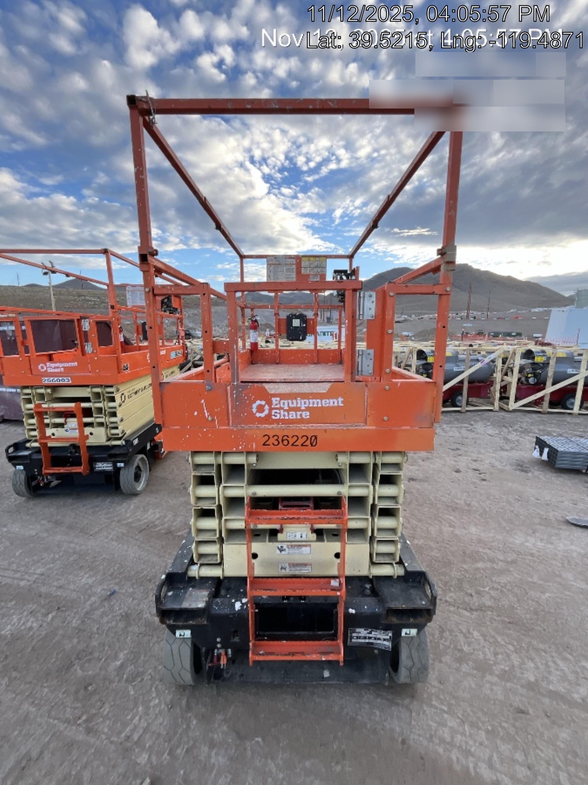 2022 JLG ES3246