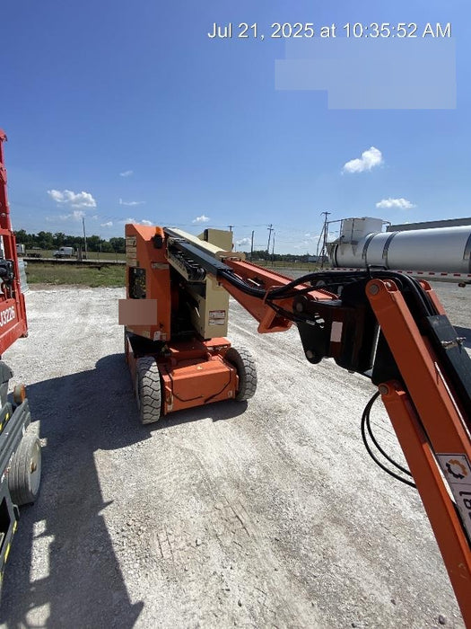 2019 JLG E300AJP