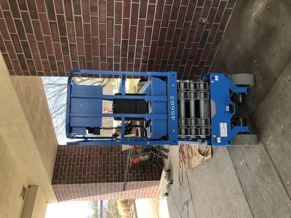 2019 Genie GS-1930 Fixed rails with chain Entry