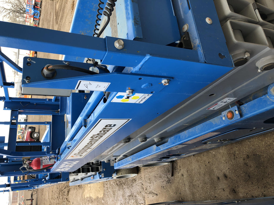 2019 Genie GS-2632 Folding rails with half height swing gate