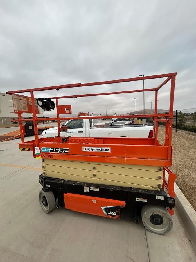 2022 JLG ES2632