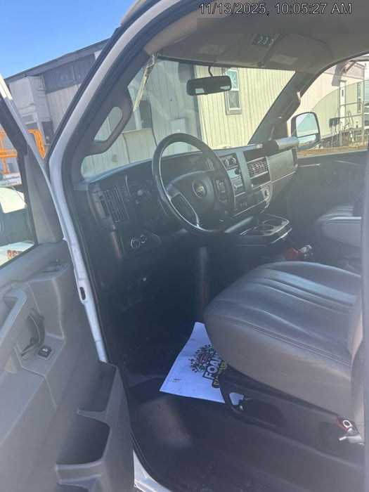 2023 CHEVROLET Express Van - Rental