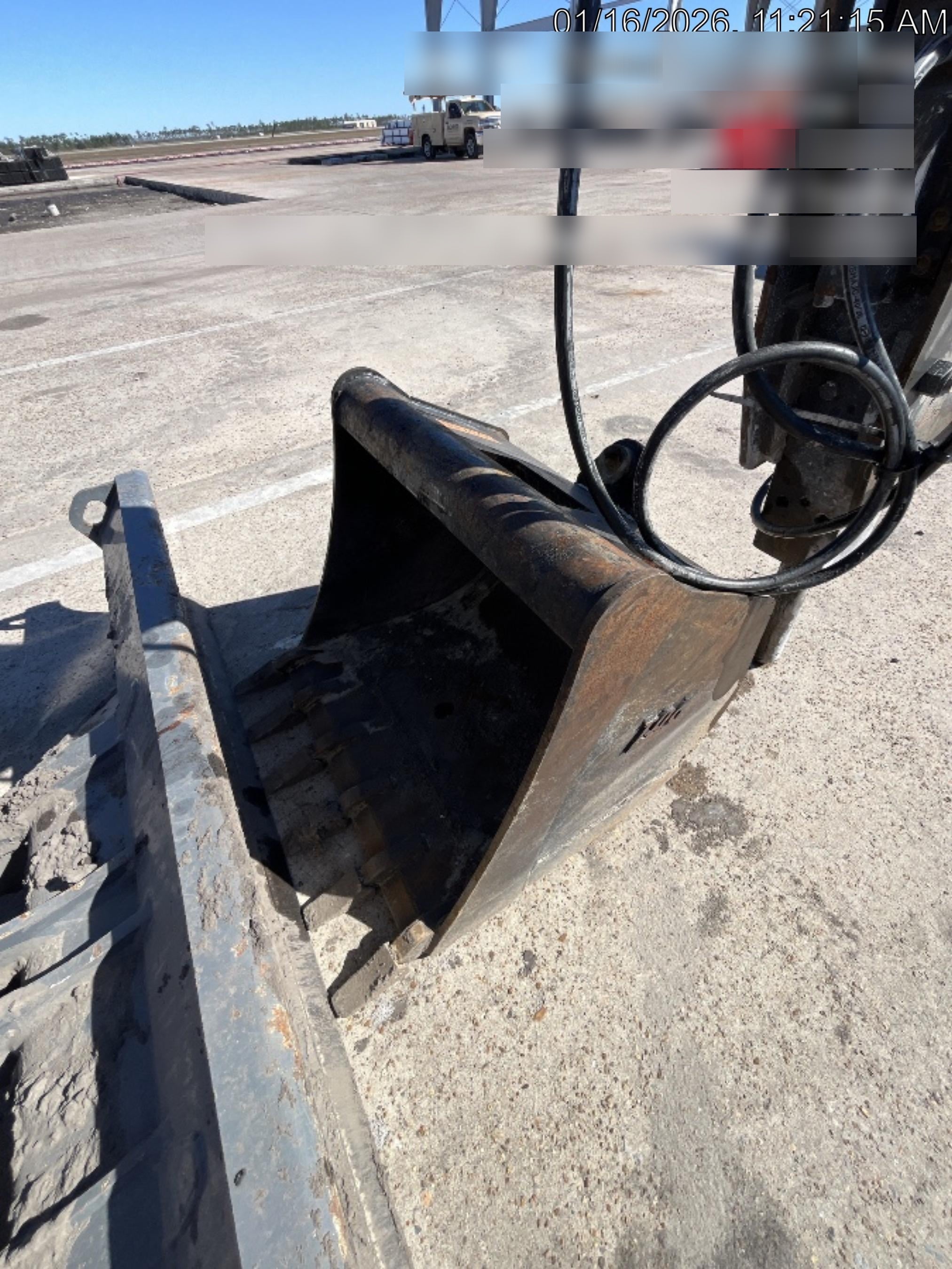 2025 TAKEUCHI 36" Bucket - Takeuchi