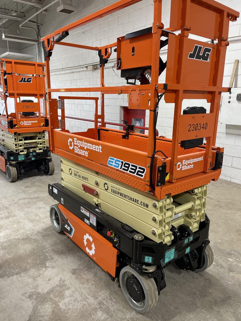 2022 JLG ES1932
