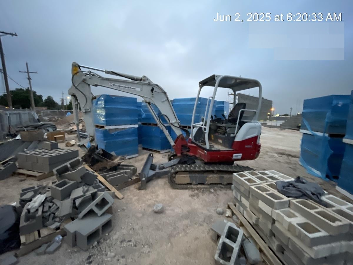 2023 TAKEUCHI TB235-2R