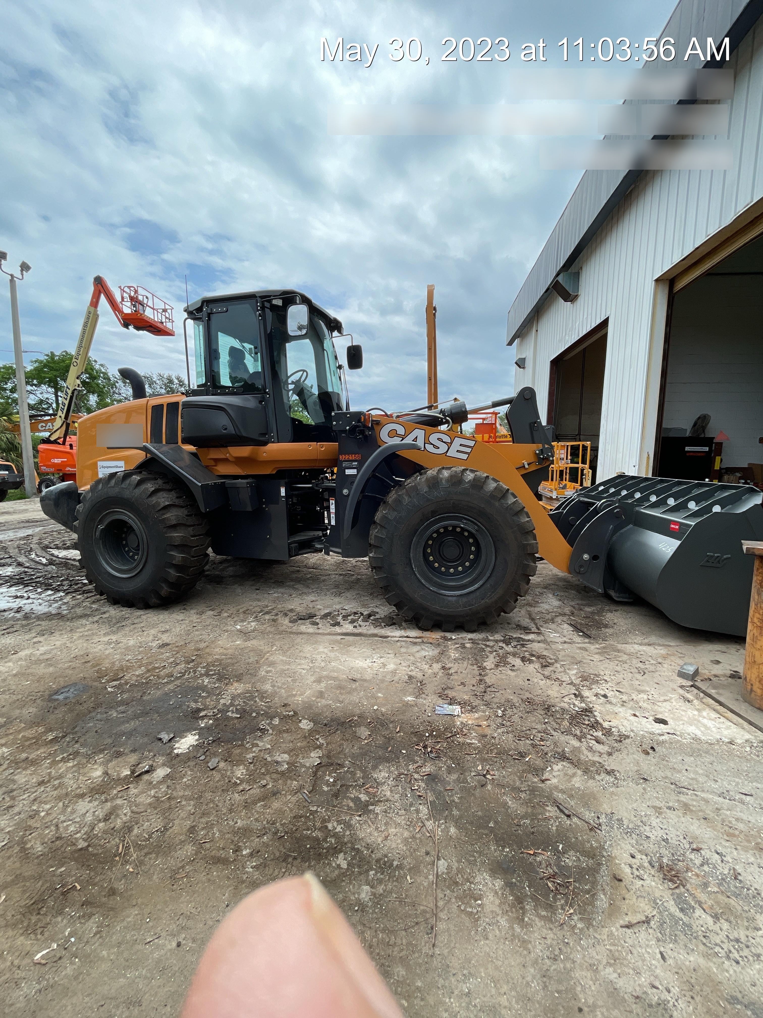 2023 CASE 821G