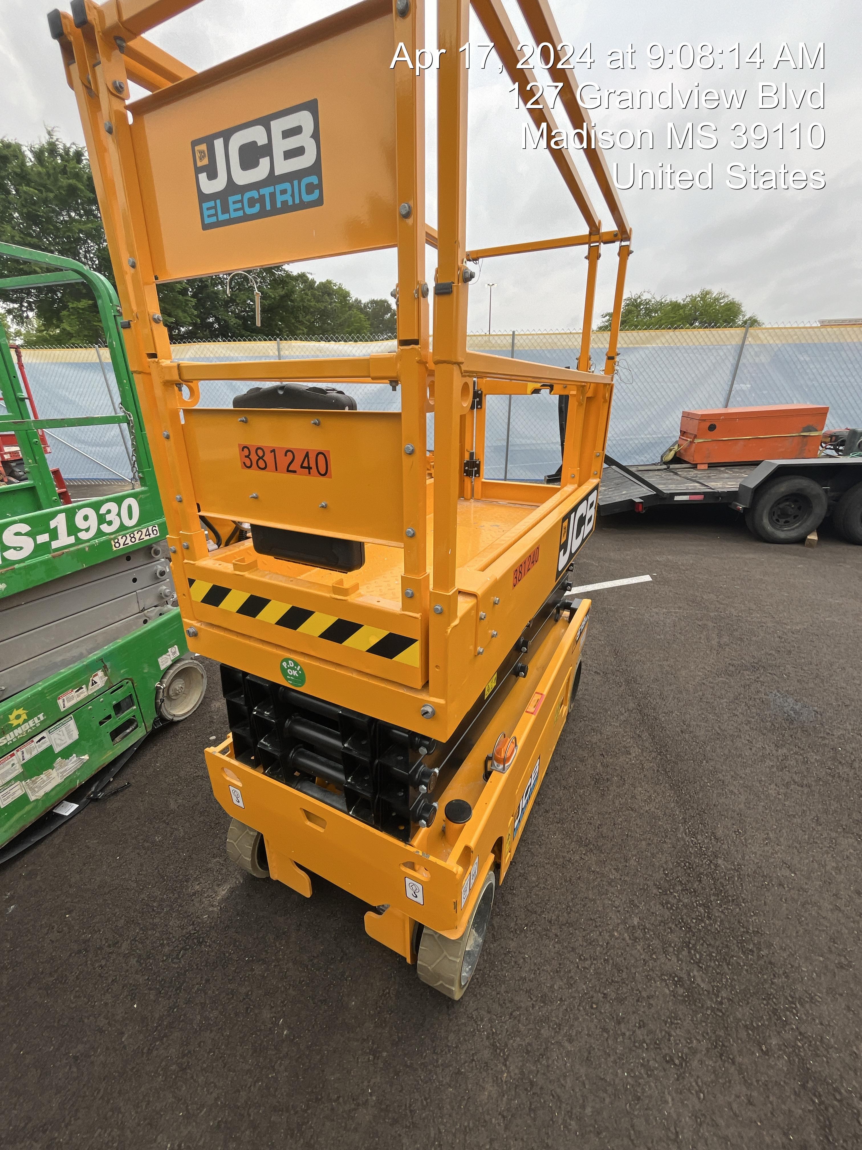 2024 JCB S1932E