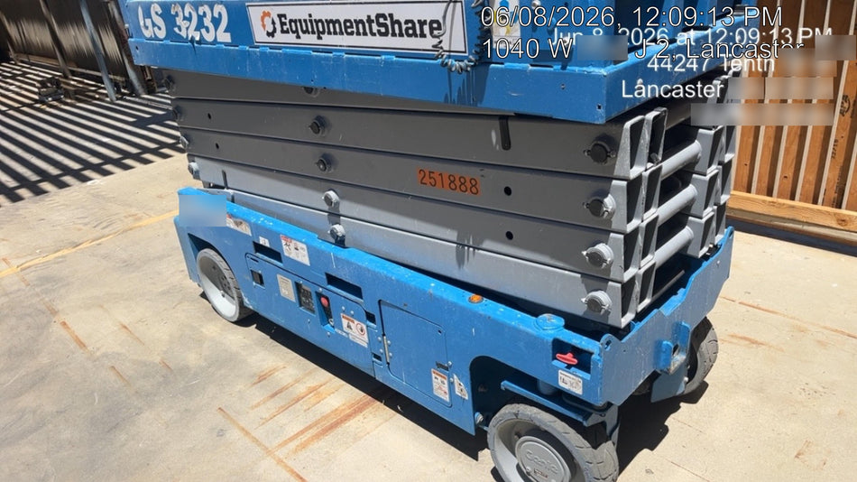 2022 GENIE GS-3232