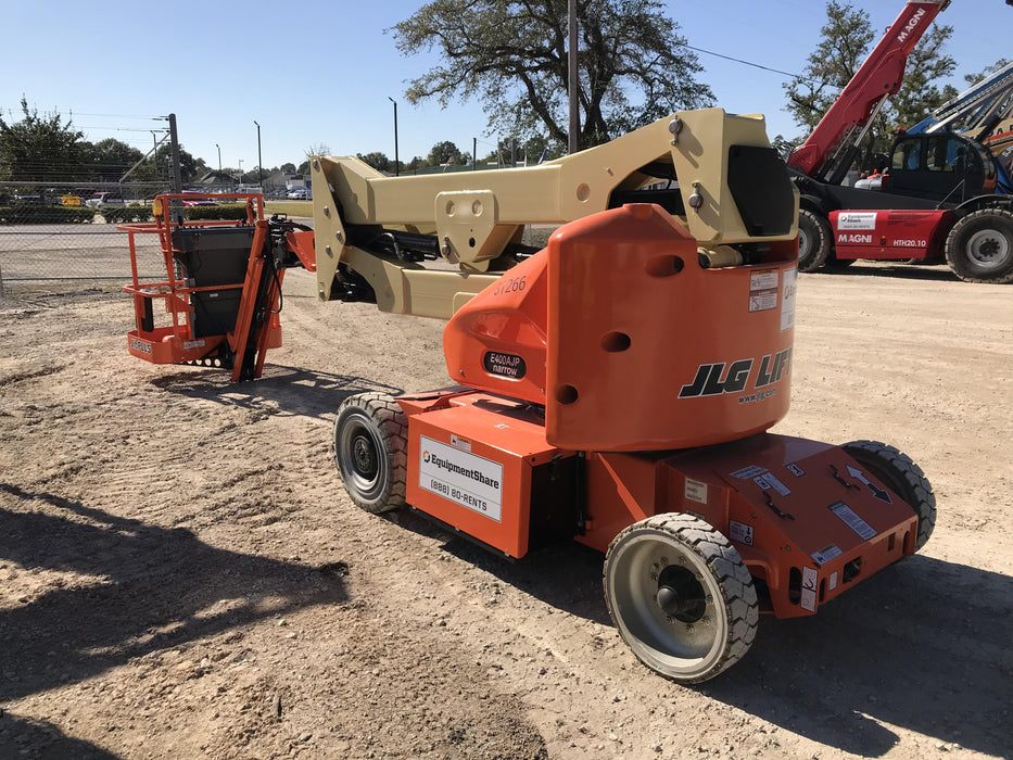 2019 JLG E400AJPN