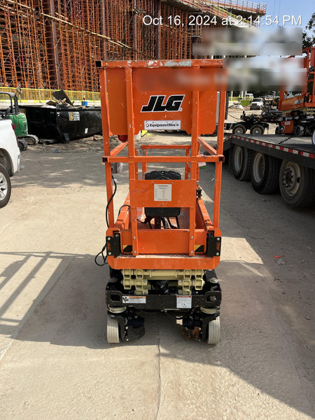 2022 JLG ES1330L
