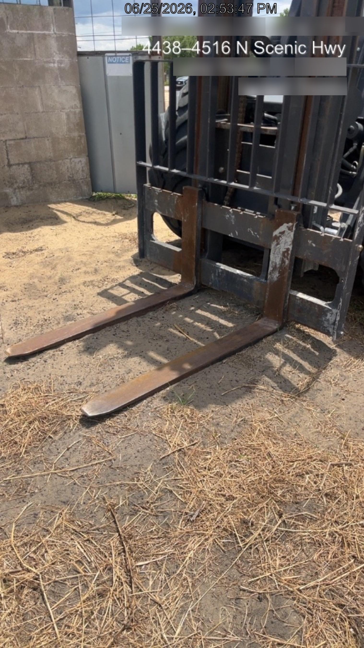 2023 CASE 588H