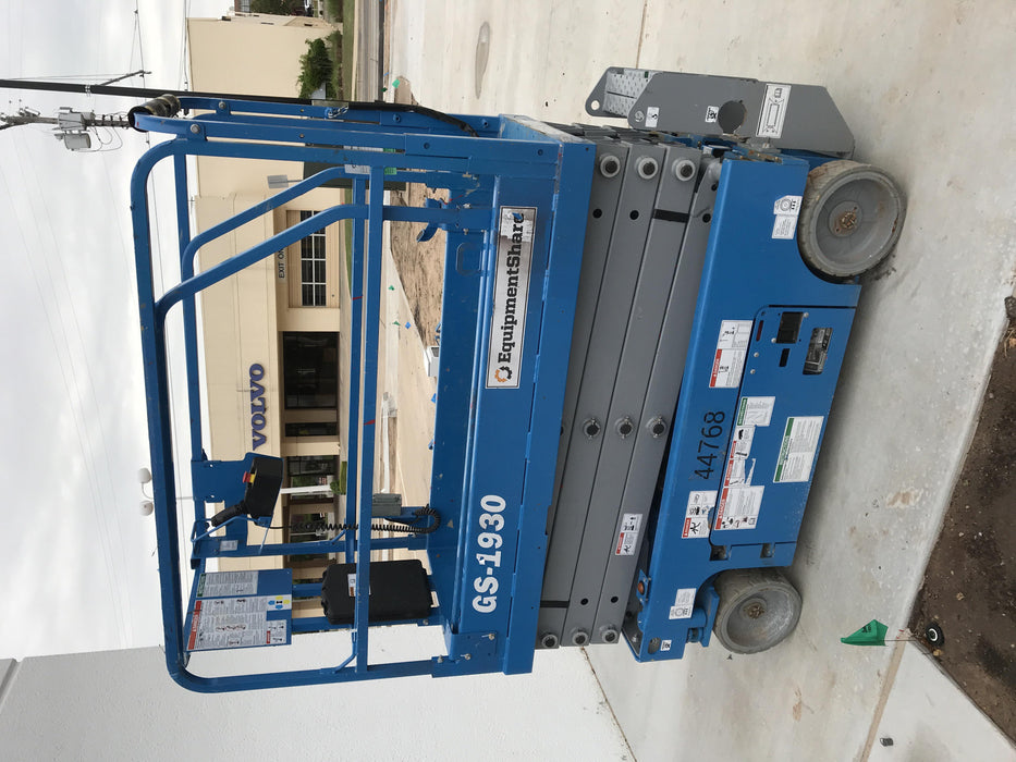 2019 Genie GS-1930 Fixed rails with chain Entry