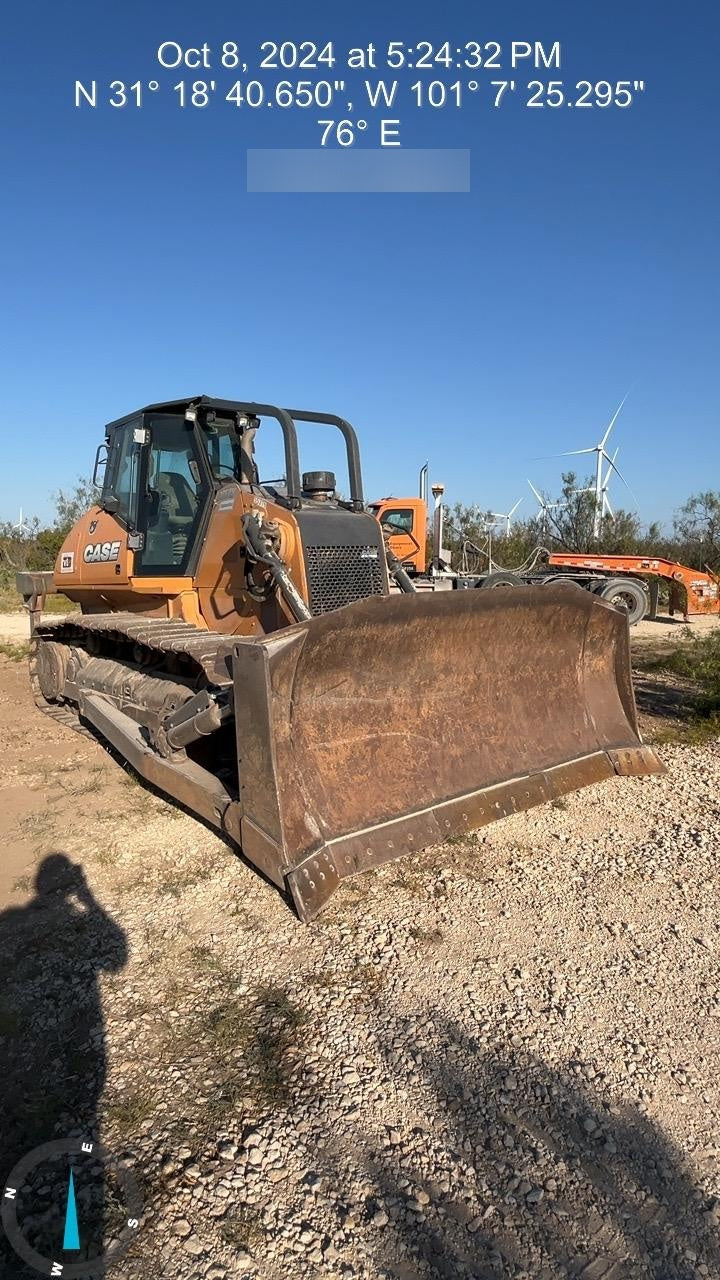 2015 CASE 2050M