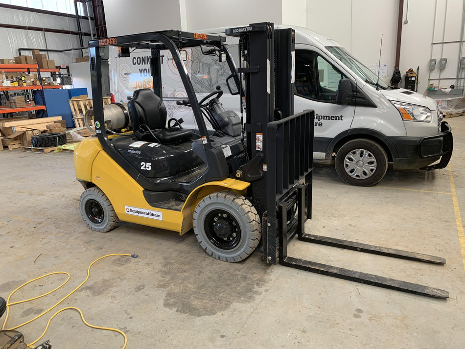 2021 KOMATSU FG25T-16