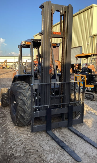 2022 CASE 586H