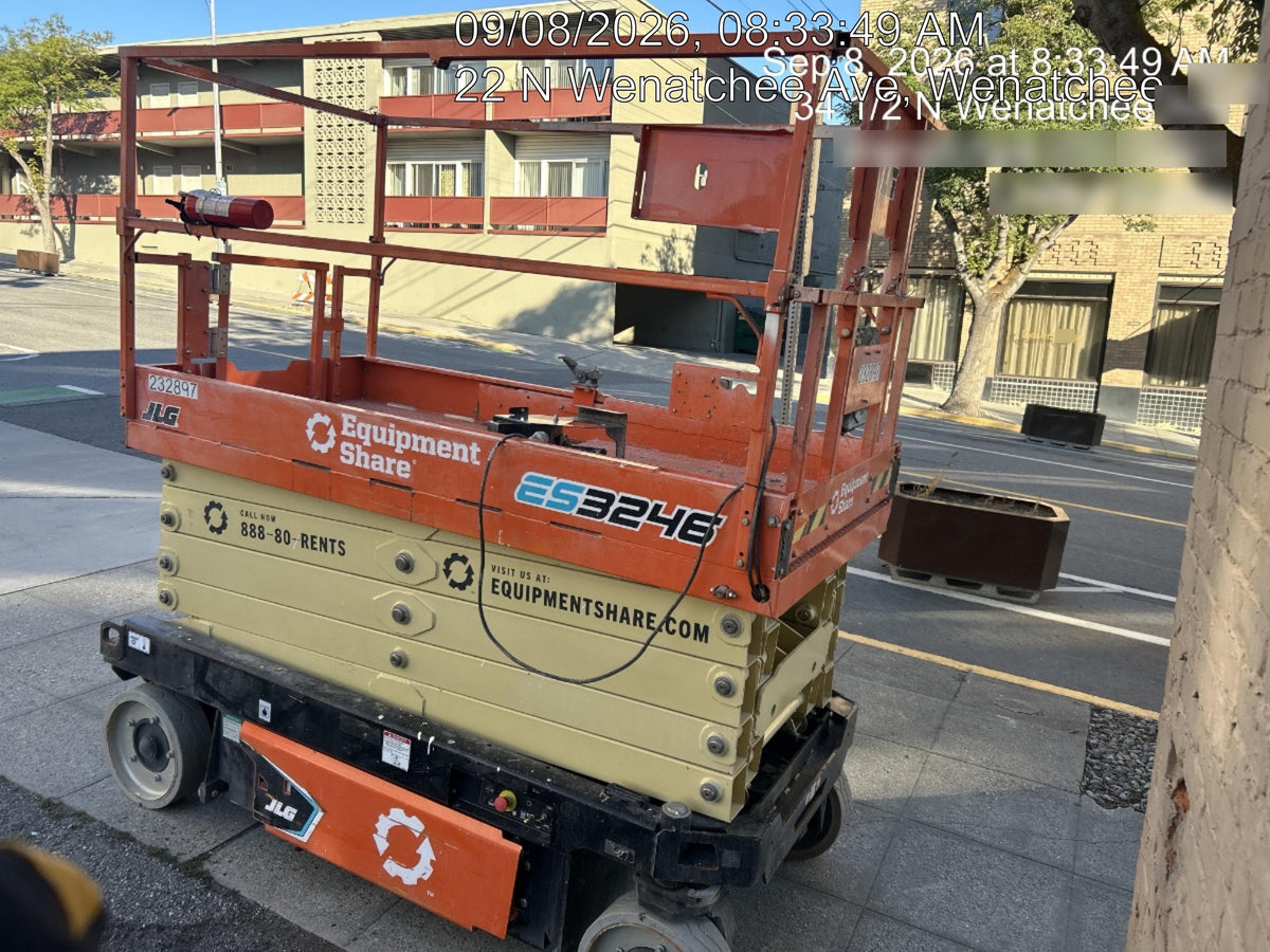 2022 JLG ES3246