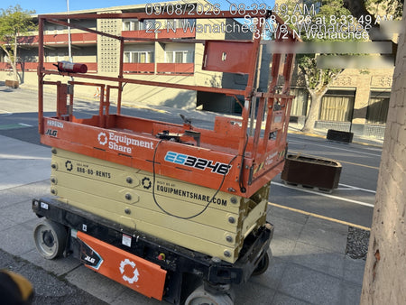 2022 JLG ES3246