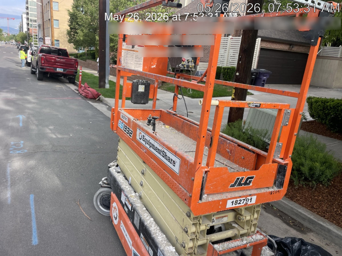 2021 JLG ES1932