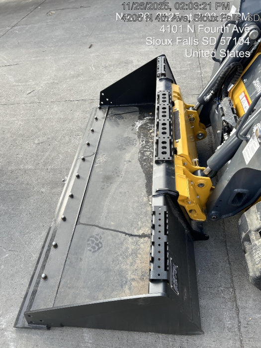 2025 EQUIPMENTSHARE 1005792 - 84" Smooth Bucket, CTL