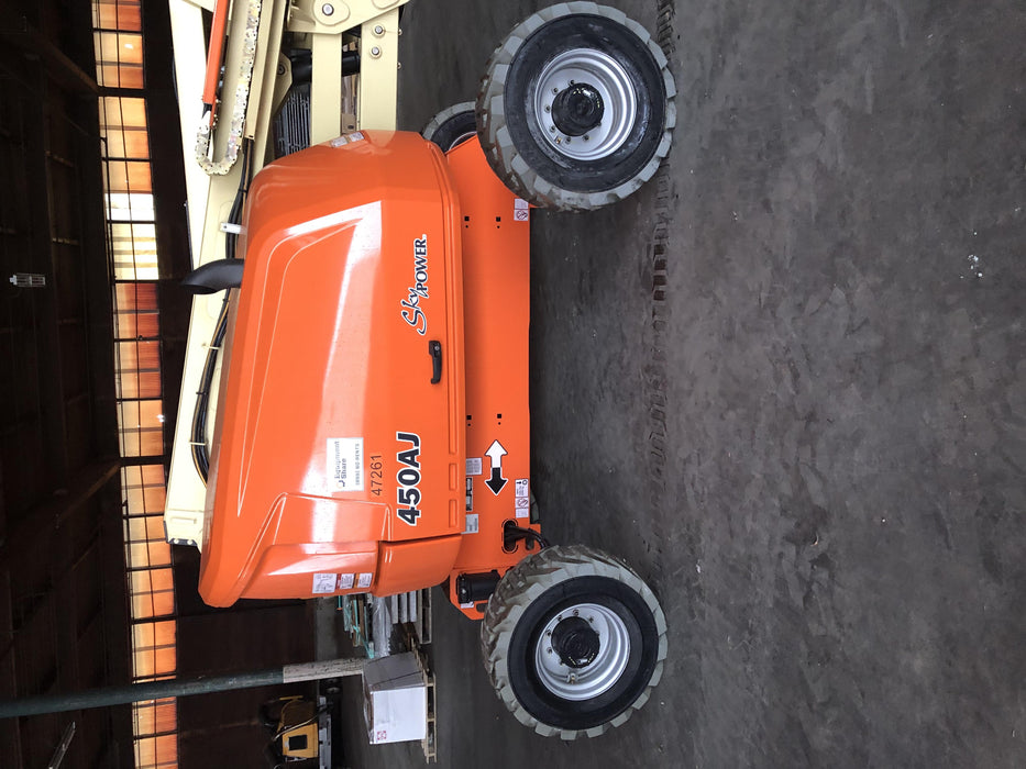 2019 JLG 450AJ