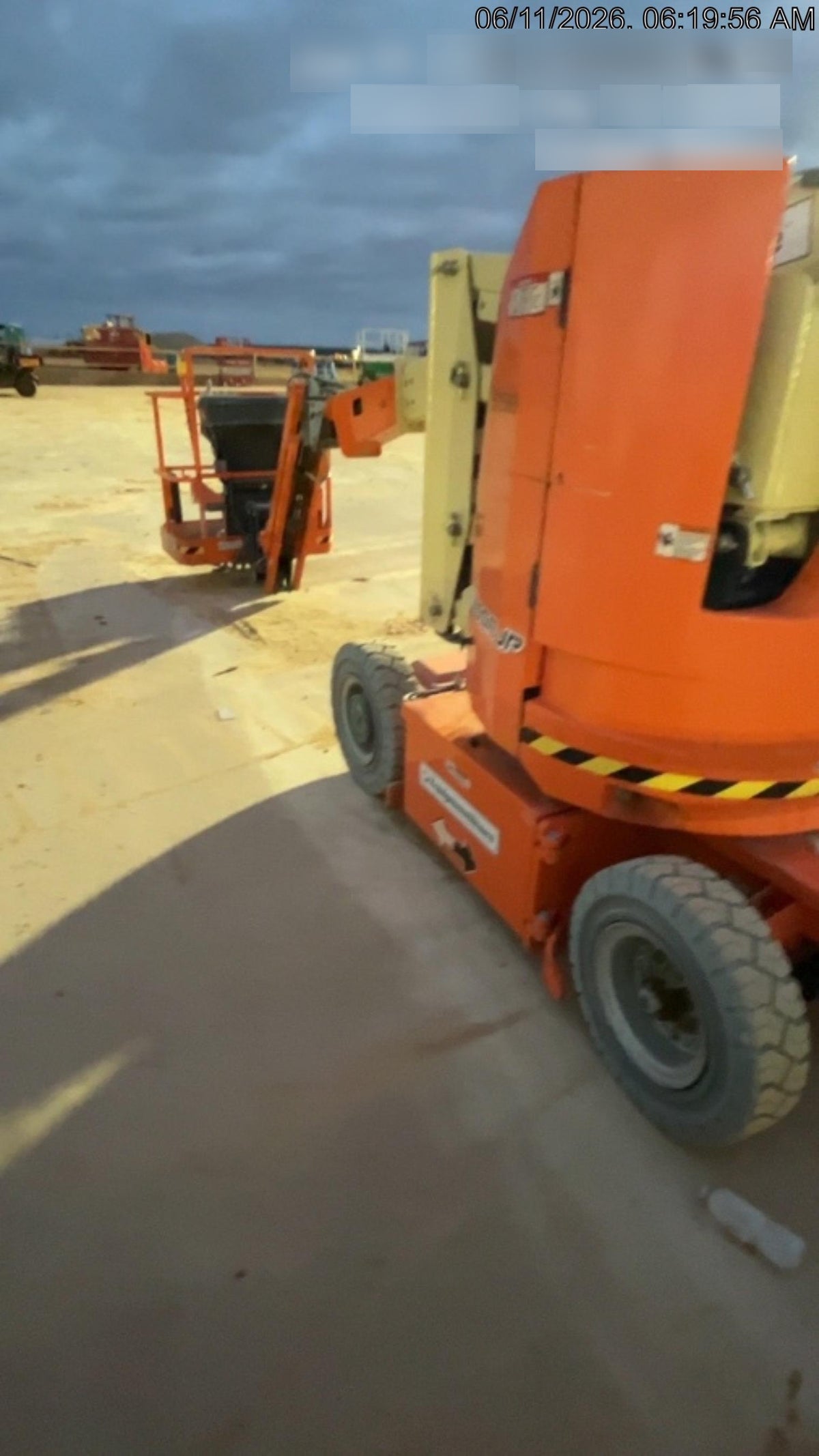 2022 JLG E300AJP