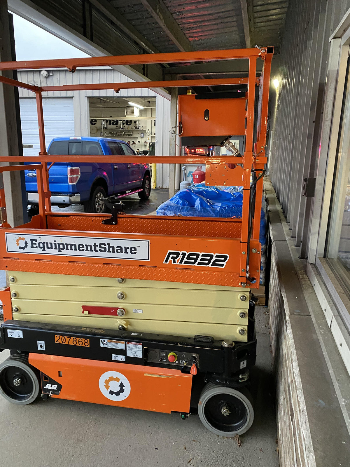 2022 JLG R1932