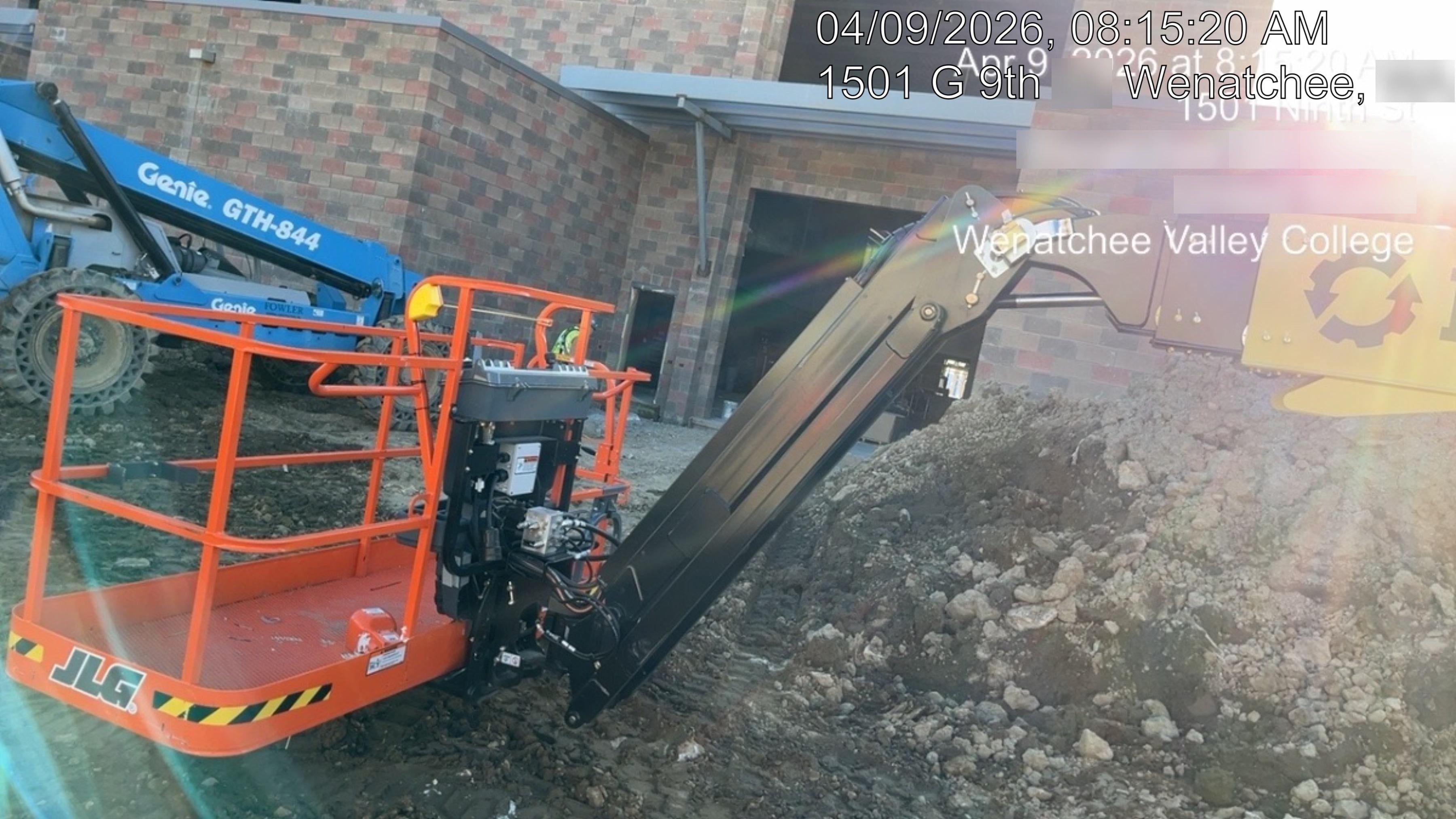 2025 JLG 660SJ