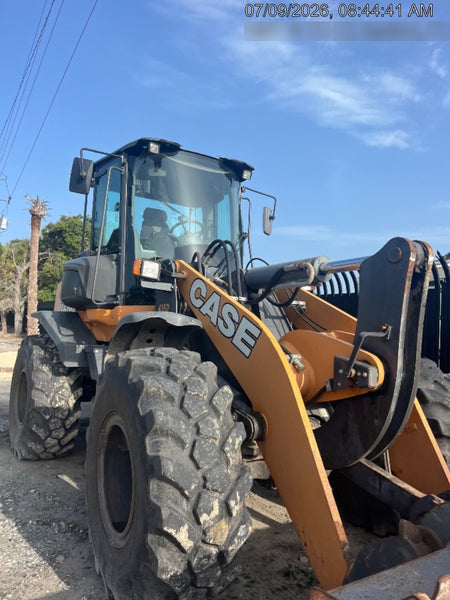 2018 Case 721G CLOSED CAB, 1 FUNCTION, JRB 416 STYLE HYD COUPLER