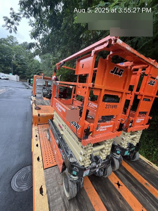 2022 JLG ES1932
