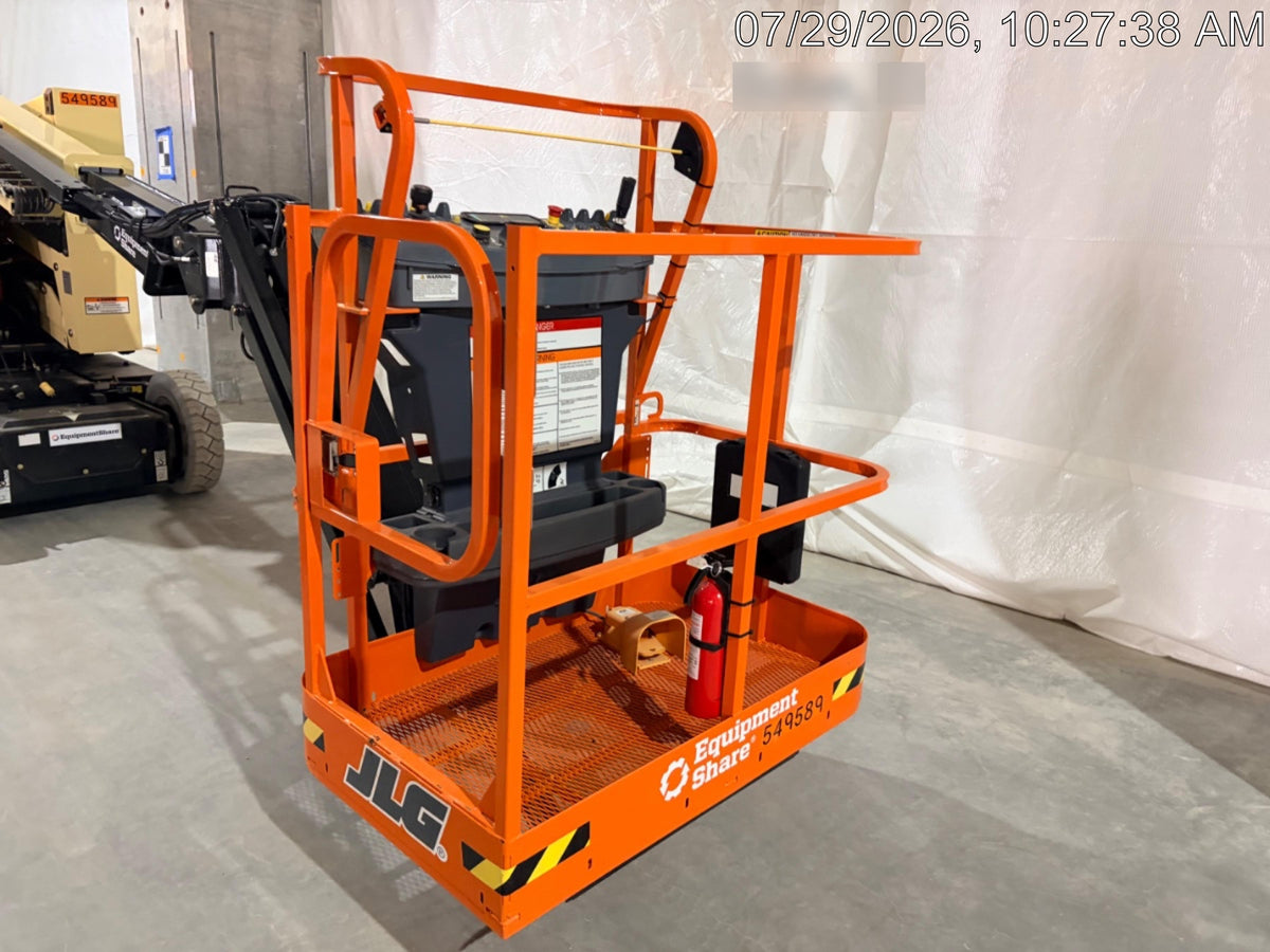 2025 JLG E300AJP