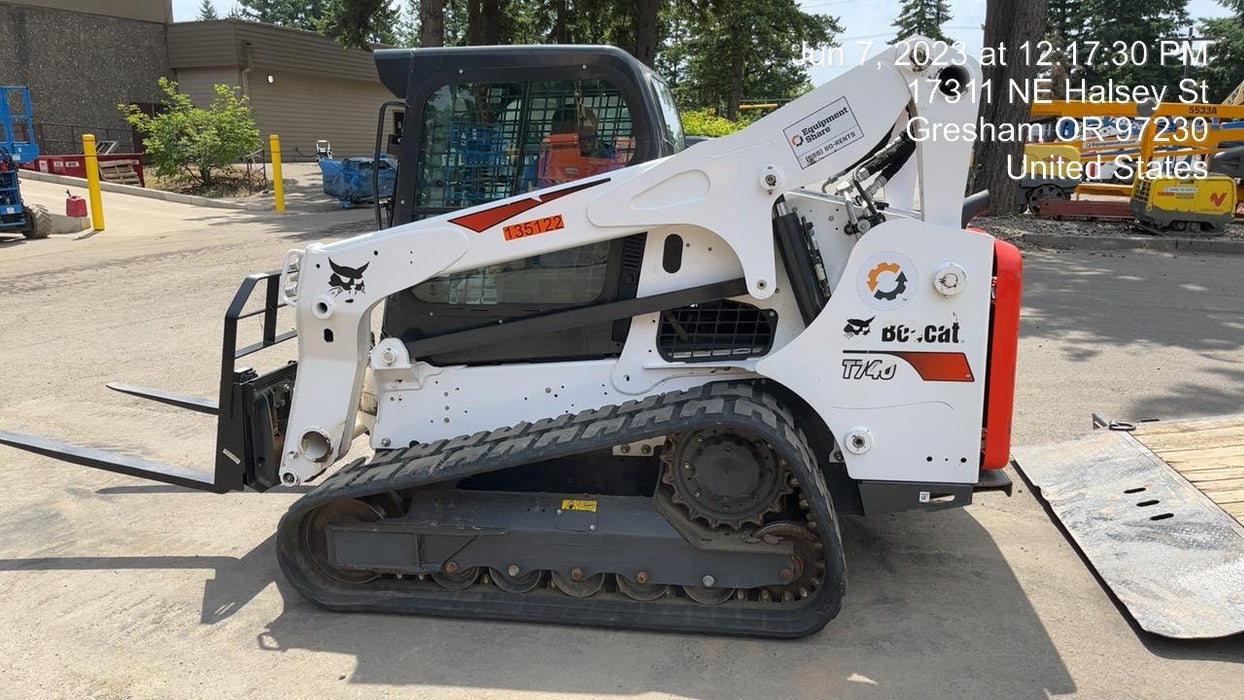 2021 BOBCAT T740