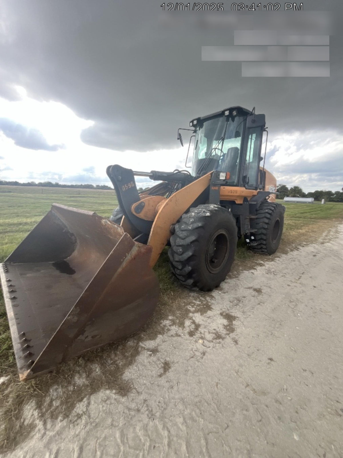 2017 CASE 621G