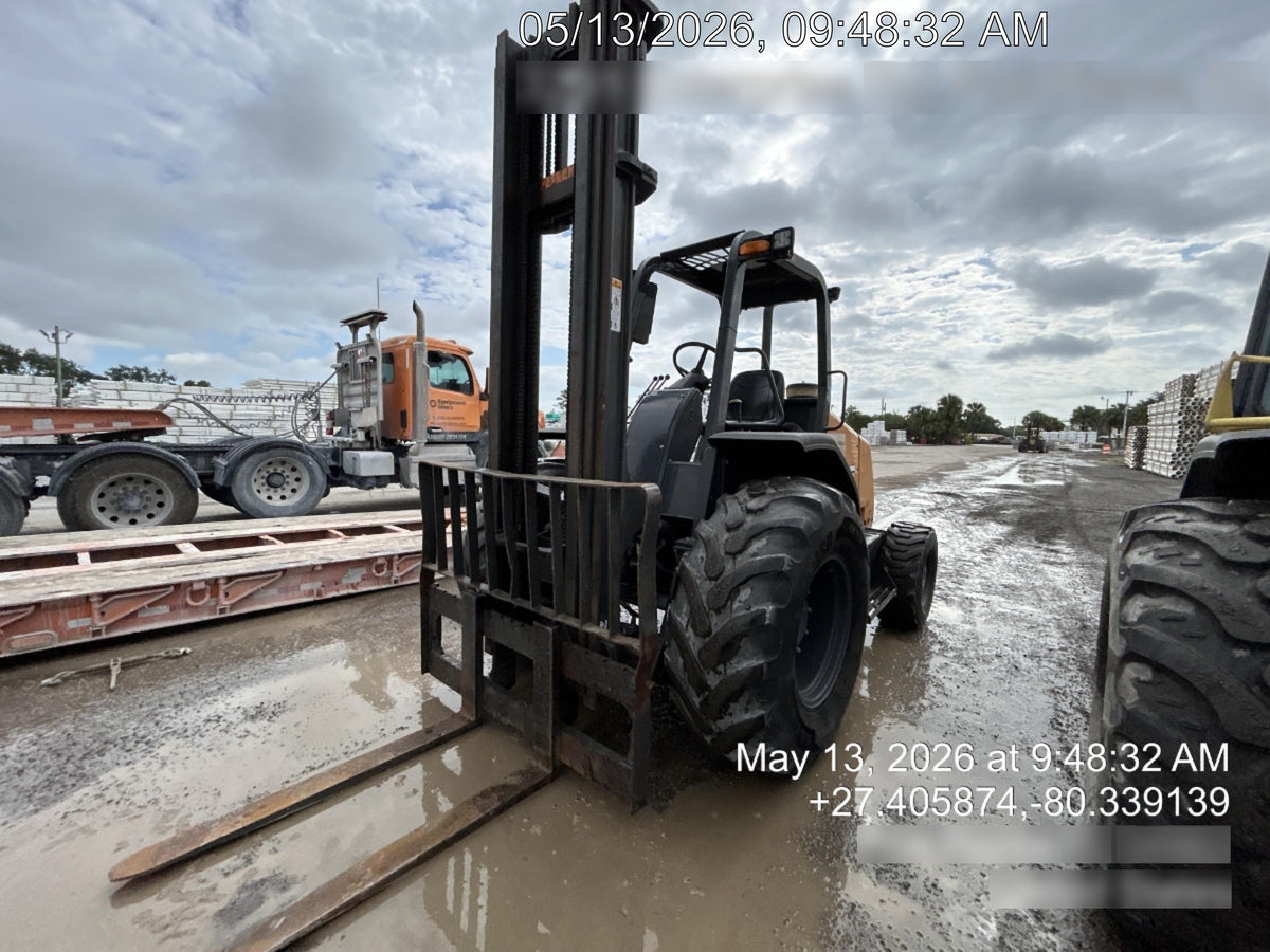 2022 CASE 586H