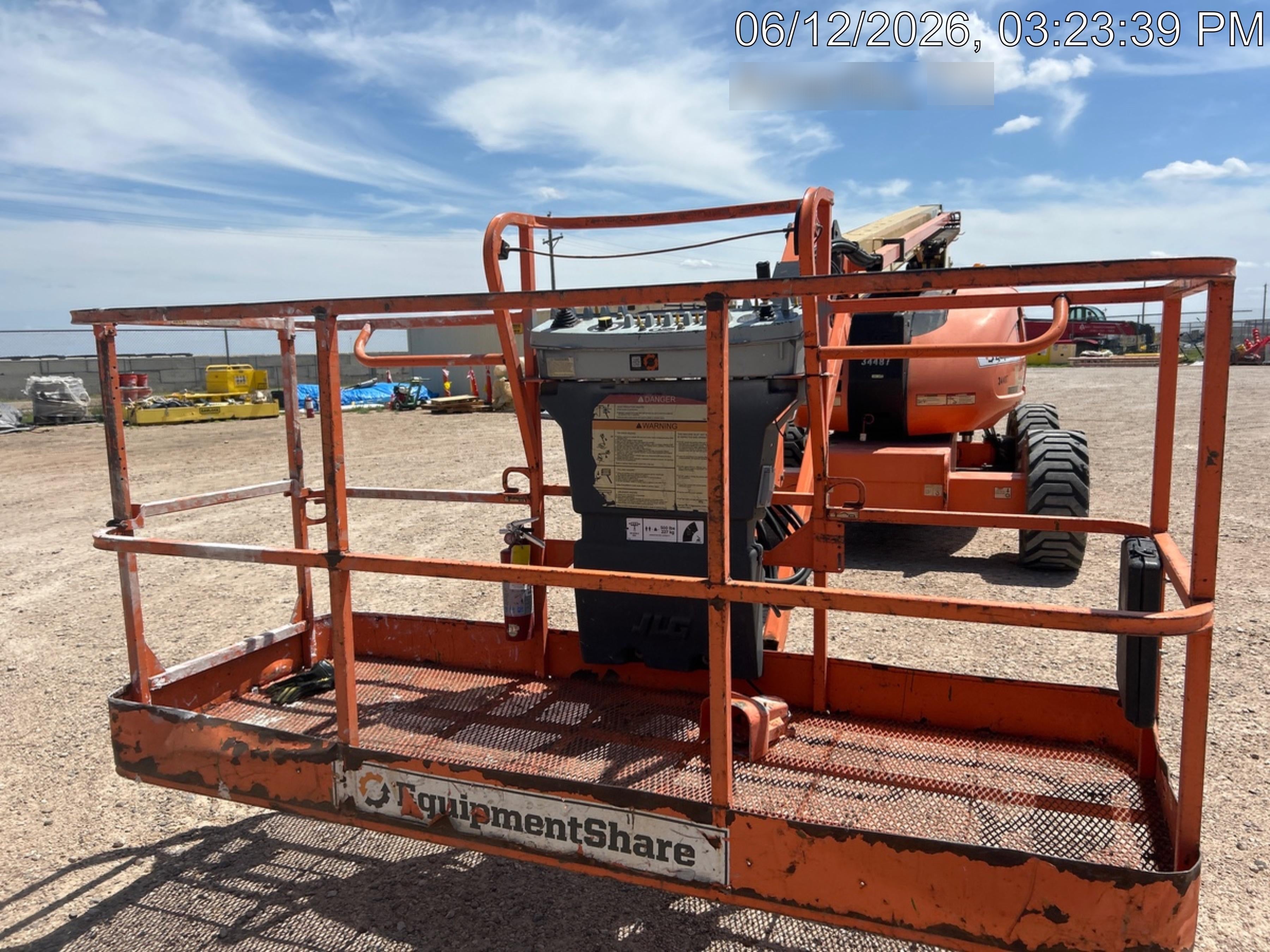 2019 JLG 600AJ