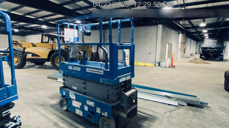 2020 Genie GS-1930 Solid Non Marking Tires, Beacon, Folding rails with half height swing gate, 800W Inverter