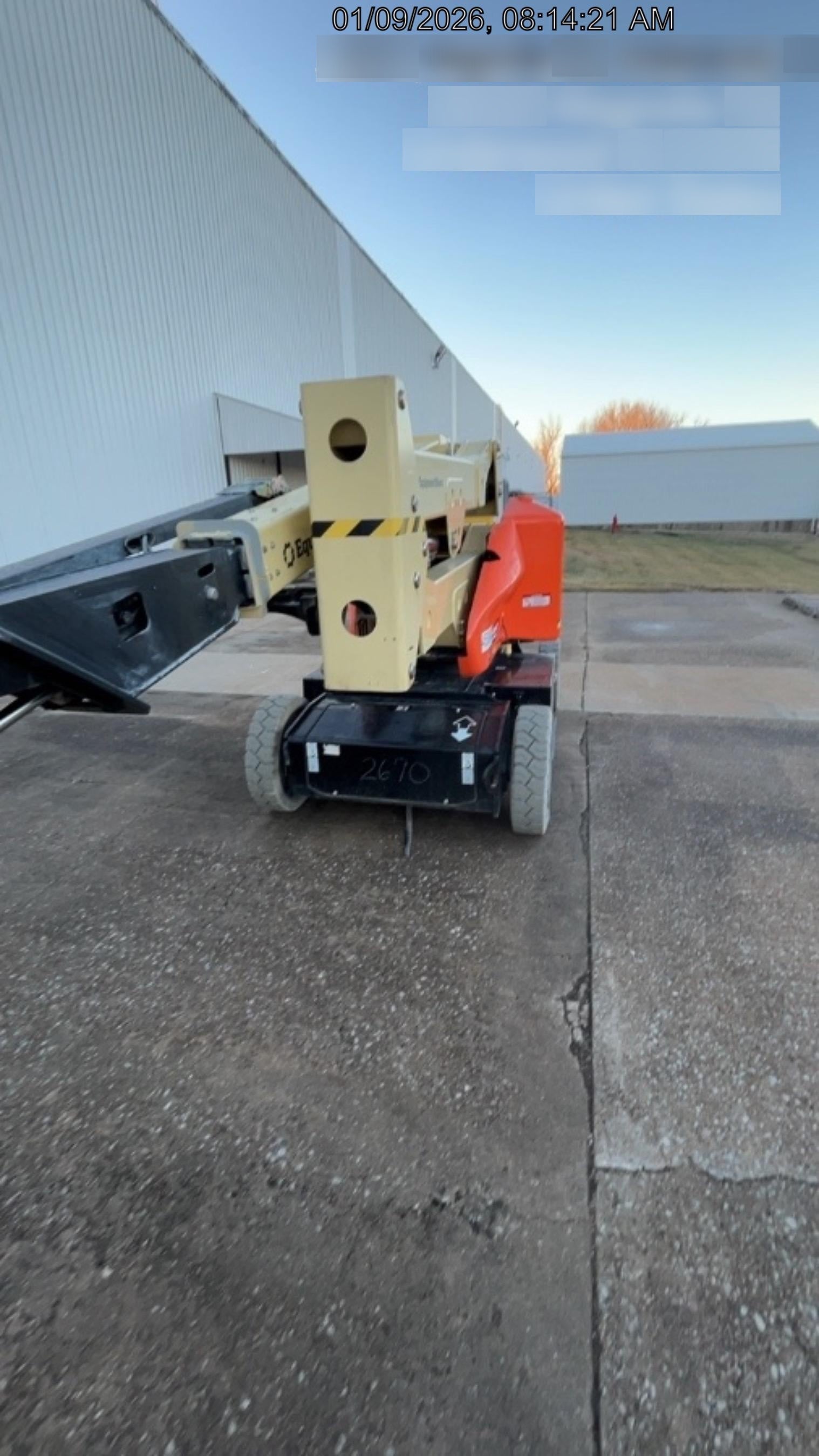 2024 JLG E400AJP Narrow